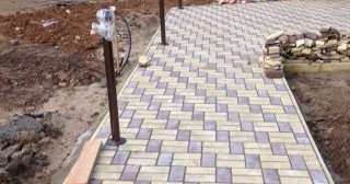 Укладка тротуарной плитки под ключ в Старой Руссе в октябре