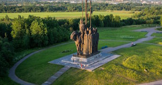 Благоустройство памятников в Старой Руссе от 917 руб. – компания ТротуарнаяПлитка